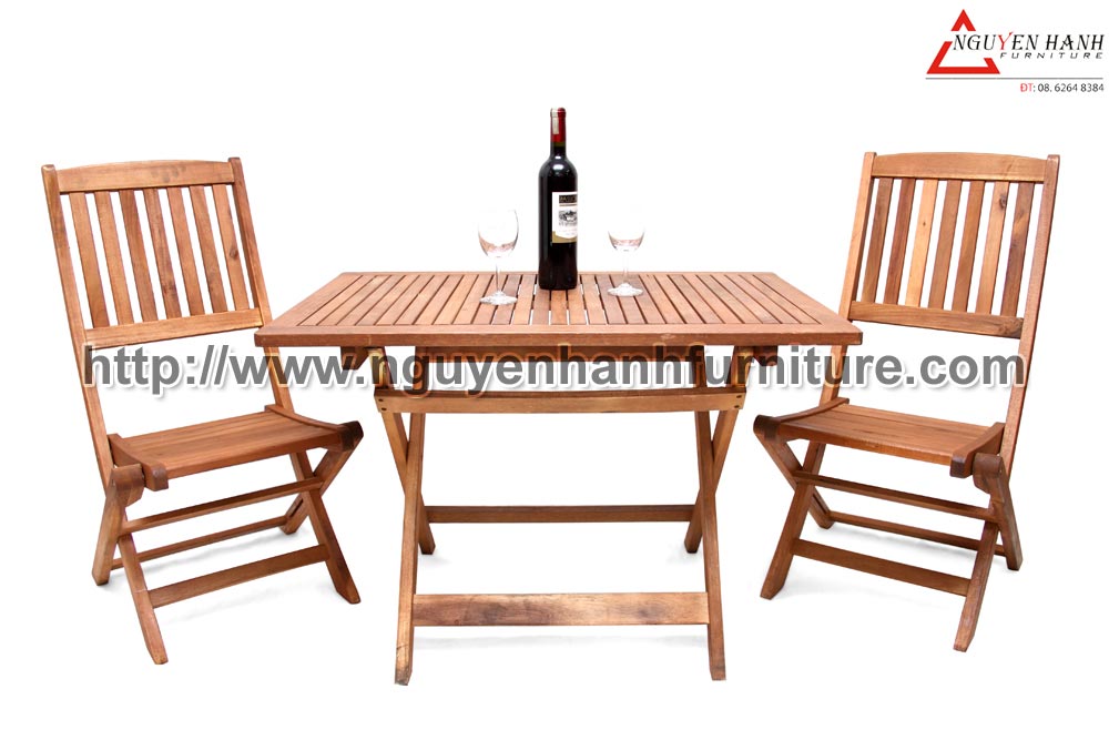 Name product: 6 x 9 folding table with short big chairs- Dimensions: 60 x 90cm - Description: Encalyptus wood